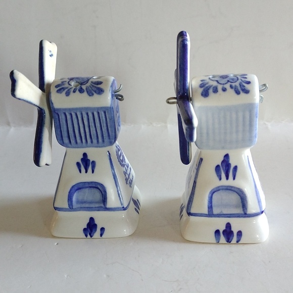 DUTCH MILL SET SALT PEPPER SHAKERS HAND PAINTED PORCELAIN HALLMARK - Picture 3 of 7